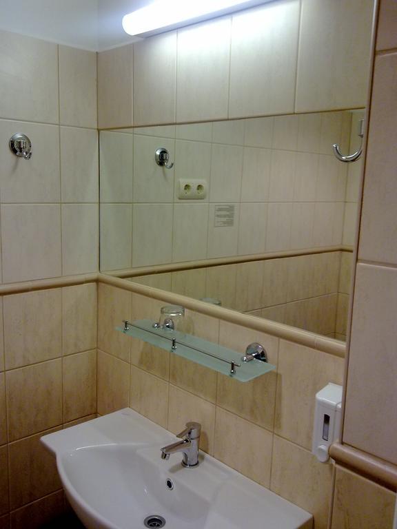 Hôtel Eszterhazy Karoly Egyetem à Eger Chambre photo