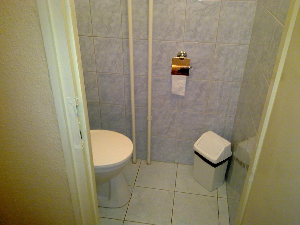 Hôtel Eszterhazy Karoly Egyetem à Eger Extérieur photo