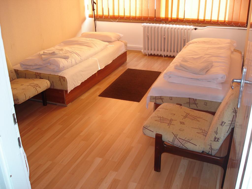 Hôtel Eszterhazy Karoly Egyetem à Eger Chambre photo